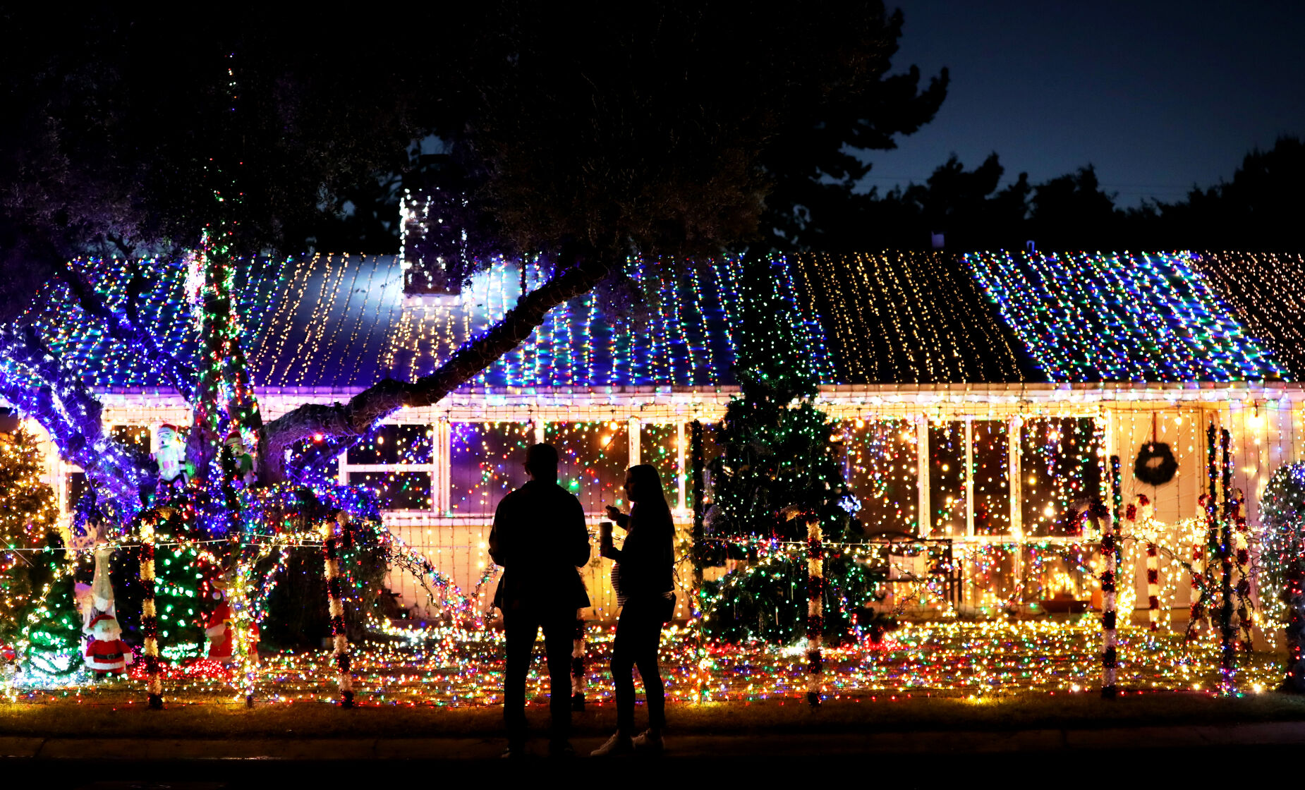 Winterhaven Festival of Lights (LE)